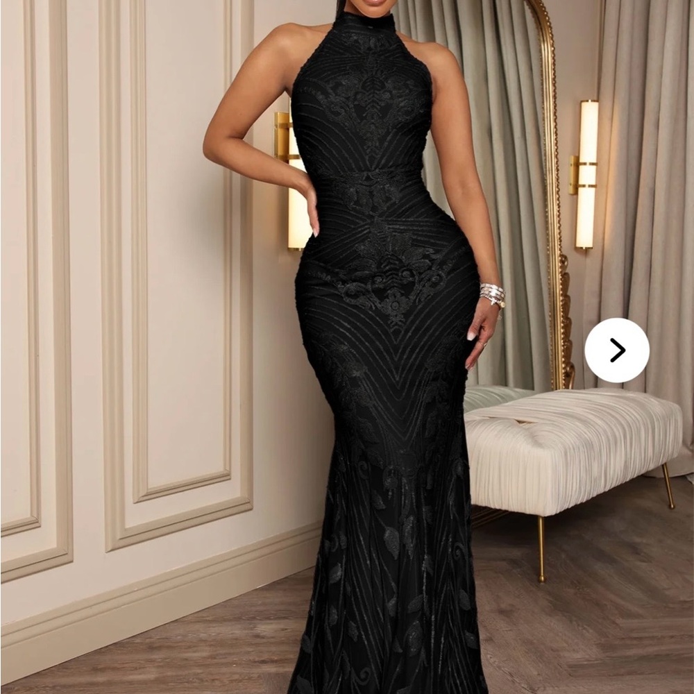 NWT - LUXE FEELING SEQUIN GOWN